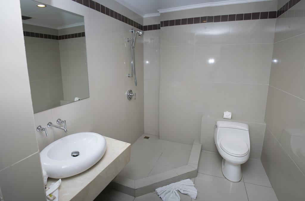 Torres Del Lago Suites And Apartments San José Esterno foto