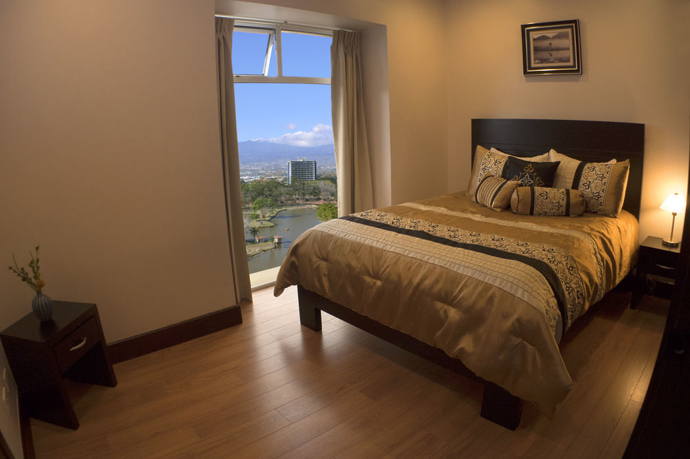 Torres Del Lago Suites And Apartments San José Esterno foto