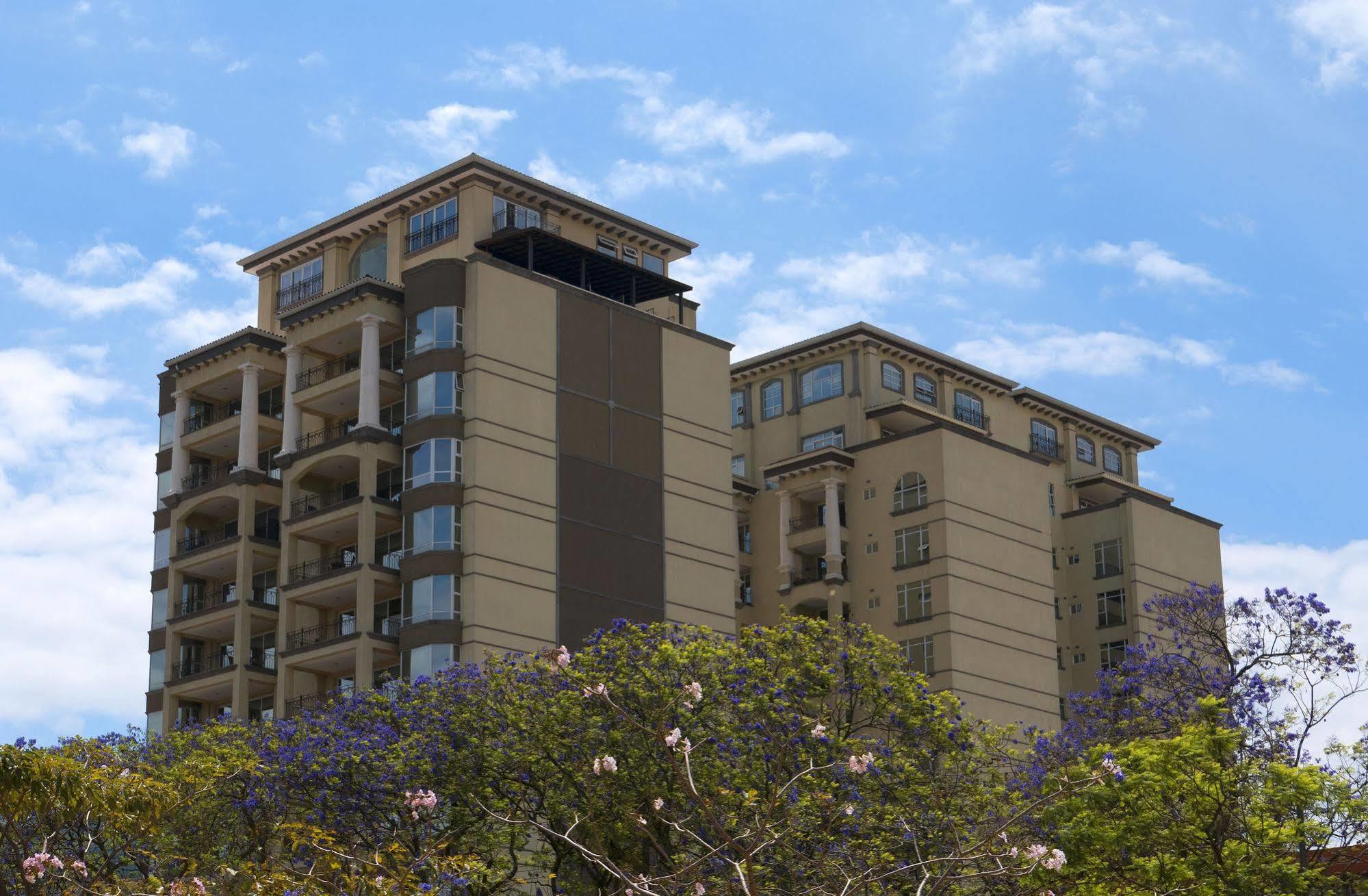 Torres Del Lago Suites And Apartments San José Esterno foto