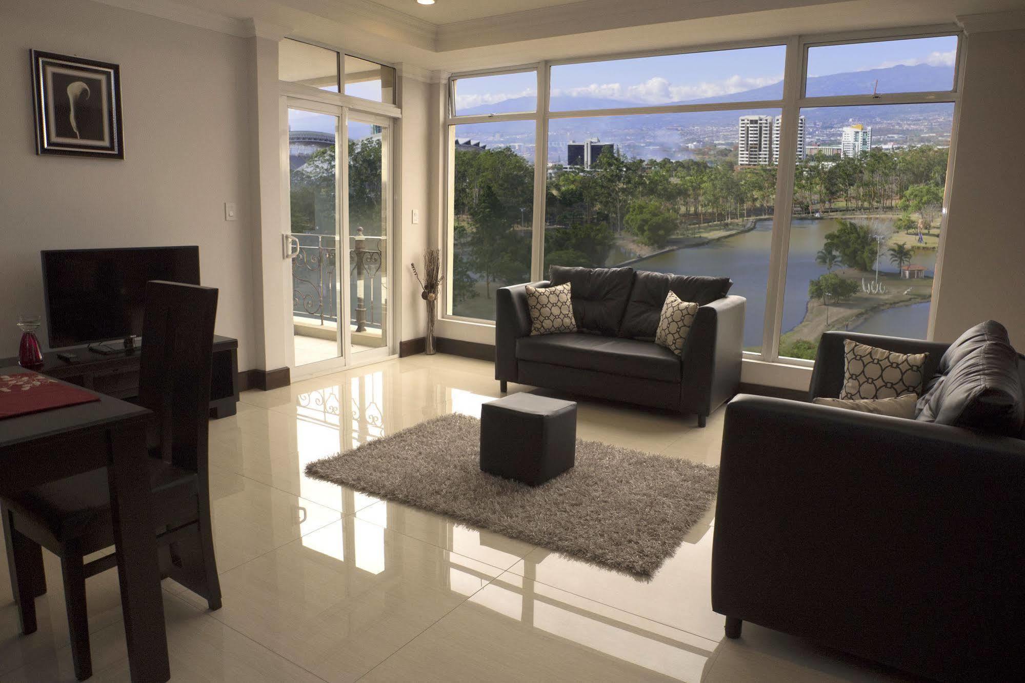 Torres Del Lago Suites And Apartments San José Esterno foto