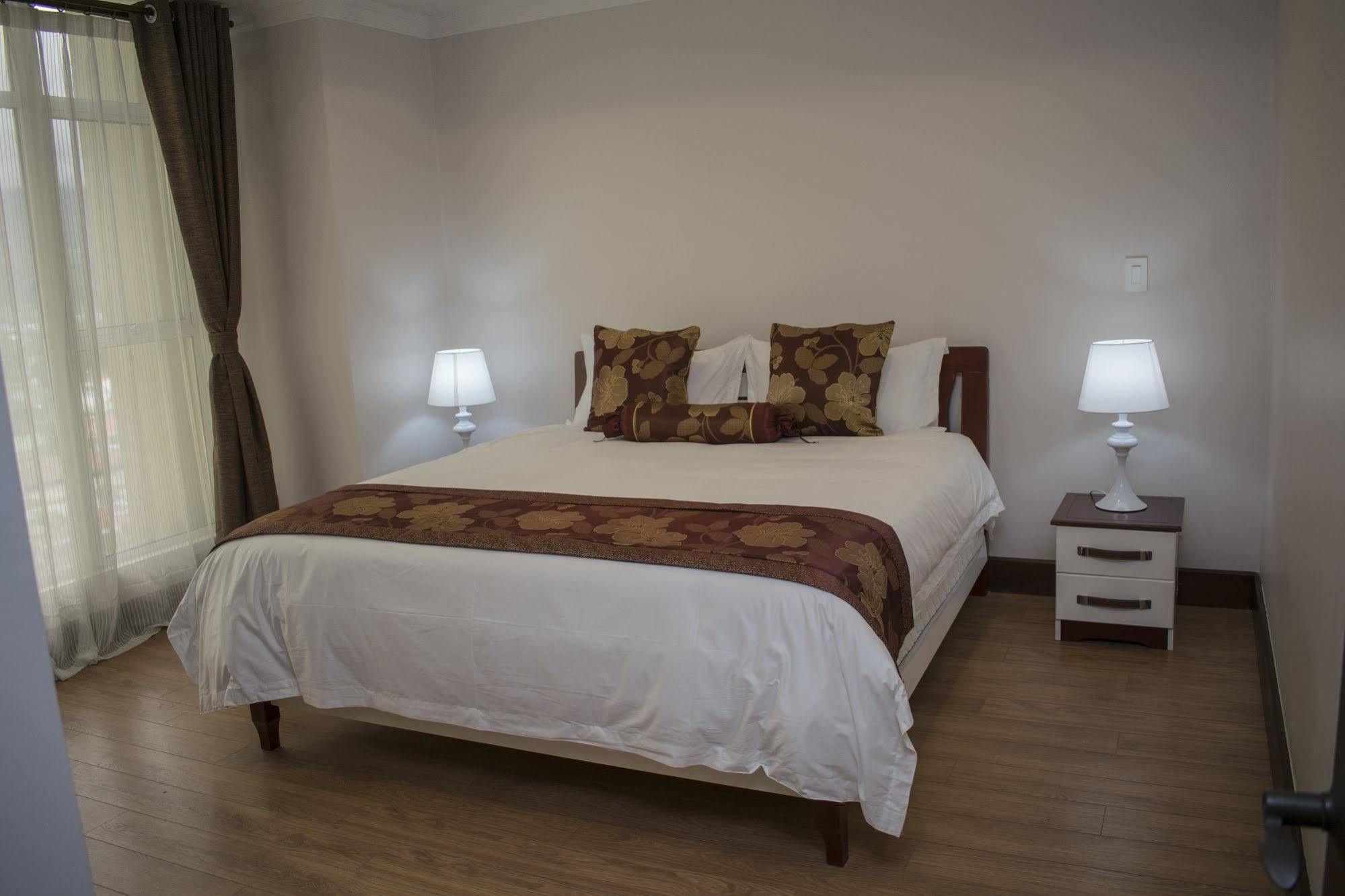 Torres Del Lago Suites And Apartments San José Esterno foto