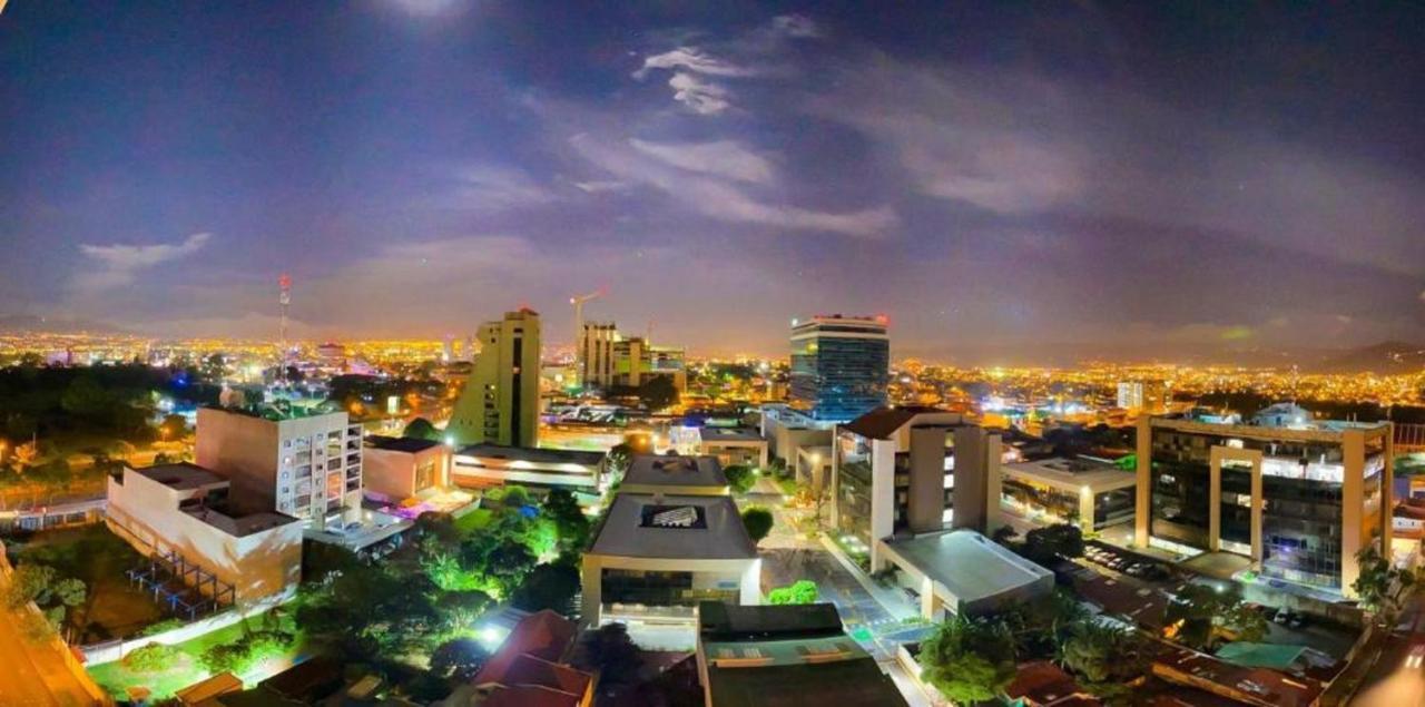 Torres Del Lago Suites And Apartments San José Esterno foto